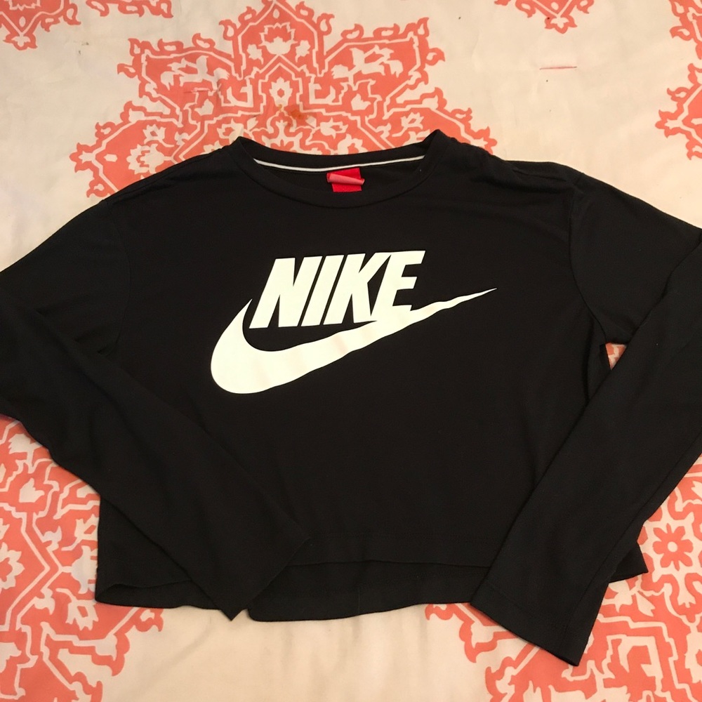 Nike Crop Top